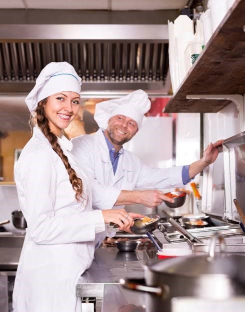 ASSISTANT CHEF